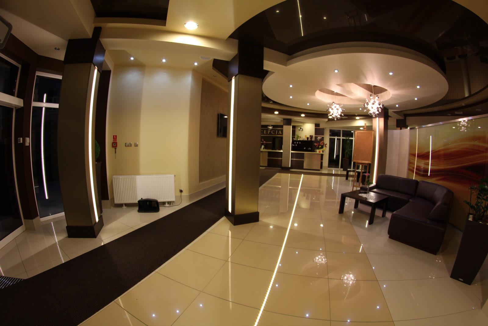 RYDZEWSKI viesnīcas Polijā Mazūrijas ezeri Aļņu brīvdienas